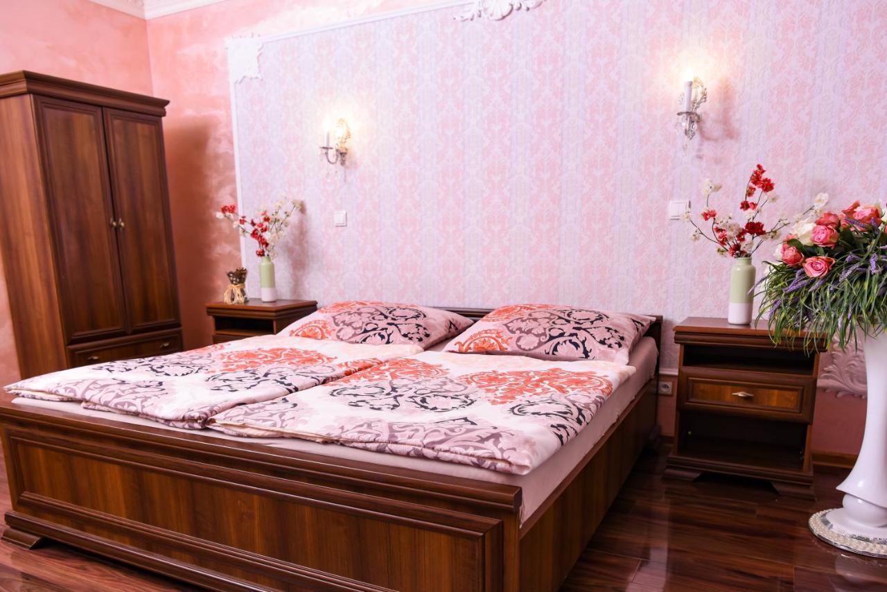 Rose Daire Mariánské Lázně Dış mekan fotoğraf